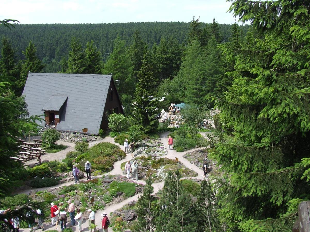 Konsum Gaestehaus Quisisana - Oberhof โอบาโฮฟ ภายนอก รูปภาพ