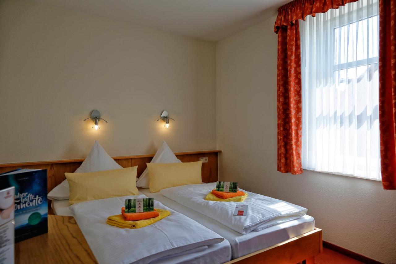 Konsum Gaestehaus Quisisana - Oberhof โอบาโฮฟ ภายนอก รูปภาพ