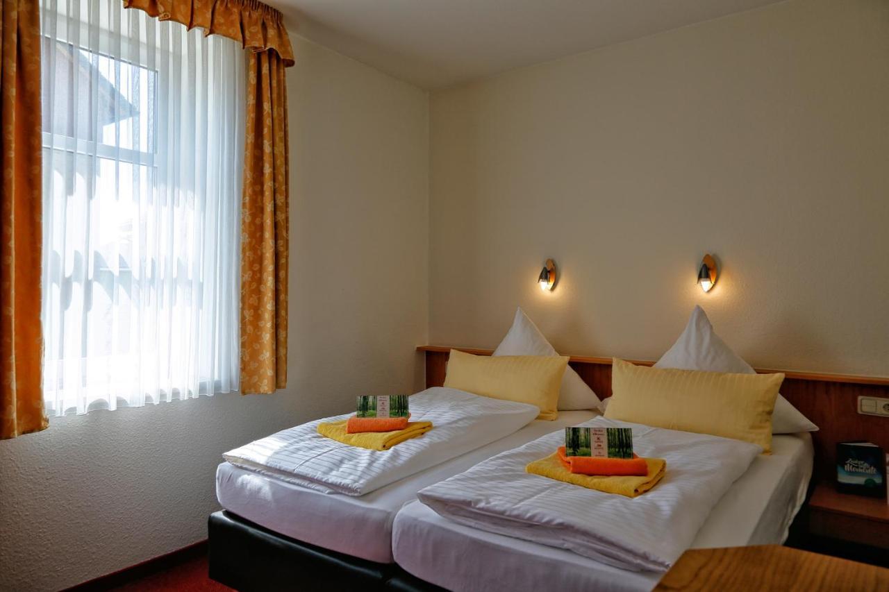 Konsum Gaestehaus Quisisana - Oberhof โอบาโฮฟ ภายนอก รูปภาพ