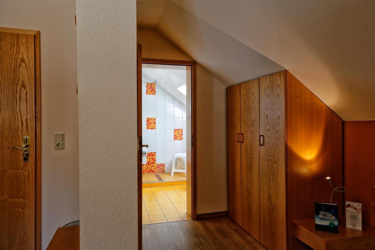 Konsum Gaestehaus Quisisana - Oberhof โอบาโฮฟ ภายนอก รูปภาพ