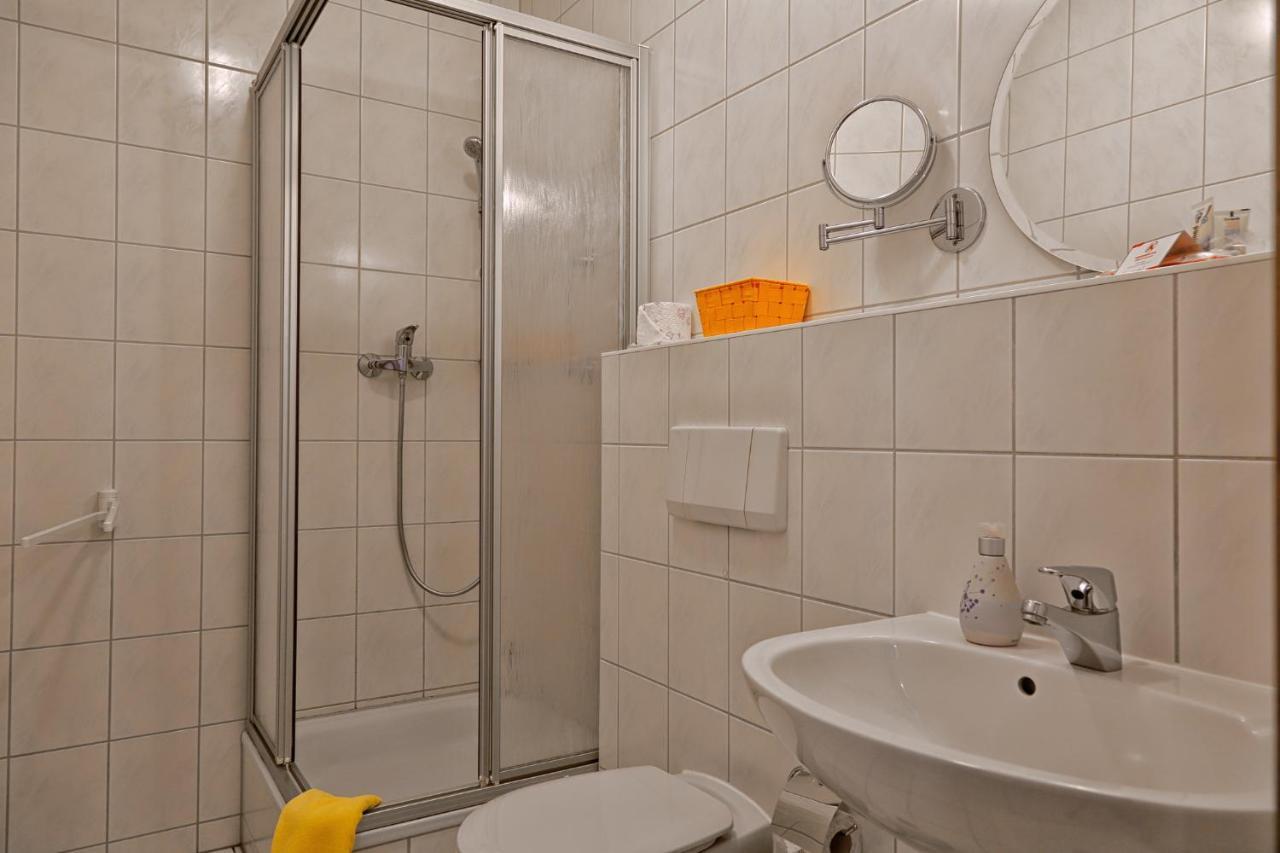 Konsum Gaestehaus Quisisana - Oberhof โอบาโฮฟ ภายนอก รูปภาพ